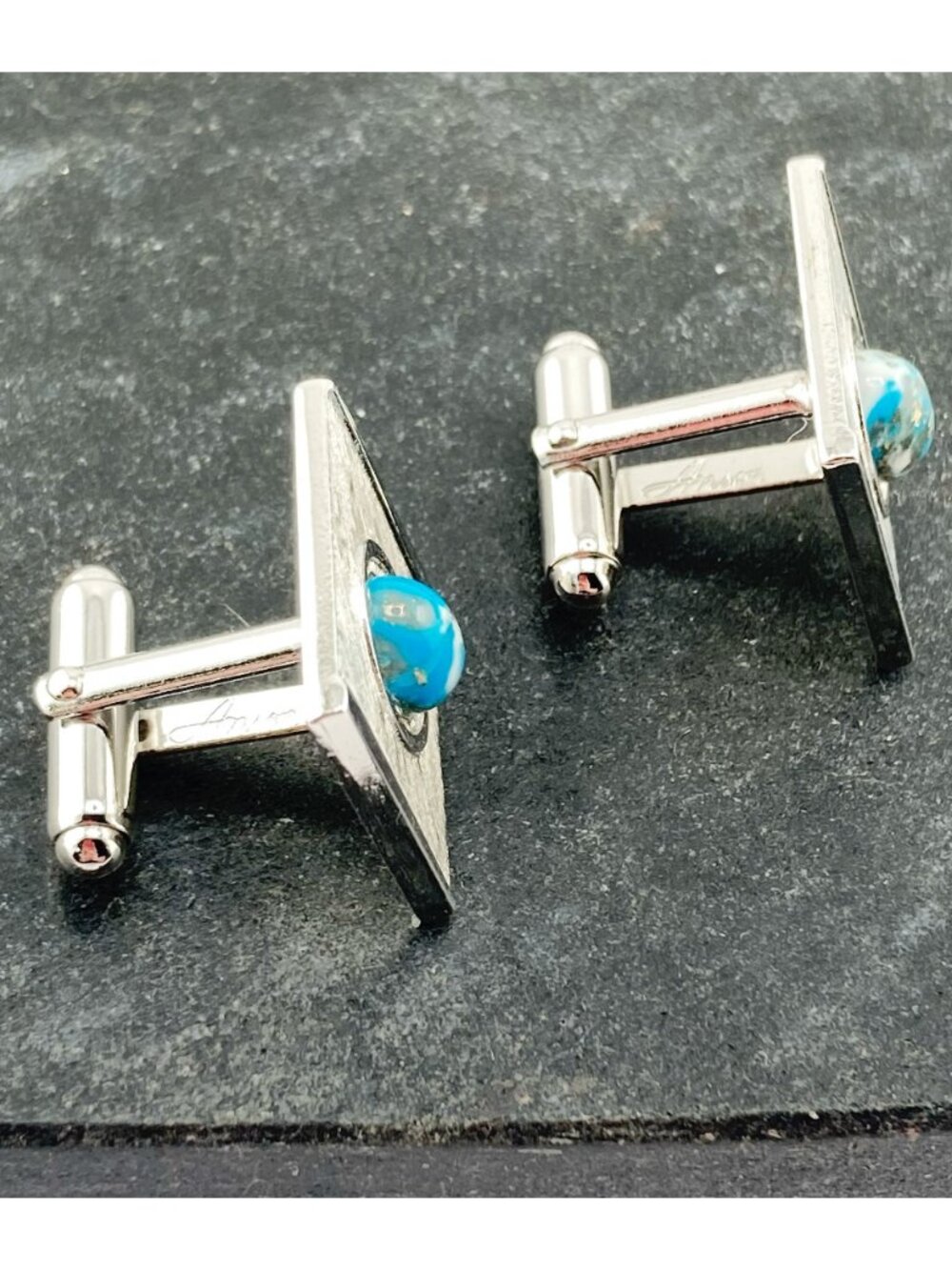 ANSON Vintage gold flecked turquoise lucite silver tone metal square cuff links - Picture 7 of 10